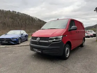 Gebraucht VW T6.1 150 PS (110 kW) 2020 Rot Van
