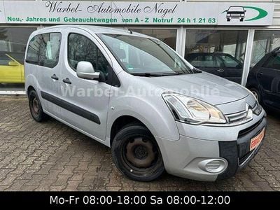 Grau Gebraucht 2015 Citroën Berlingo Tendance Van / Kleinbus | 6.199 € (Fairer Preis)
