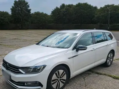 Gebraucht VW Passat Comfortline 150 PS (110 kW) 2019 Weiß Kombi