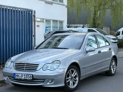 Gebraucht Mercedes C180 Classic 143 PS (105 kW) 2004 Silber Limousine