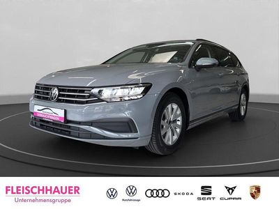 Gebraucht VW Passat Conceptline 150 PS (110 kW) 2023 Mondsteingrau Kombi