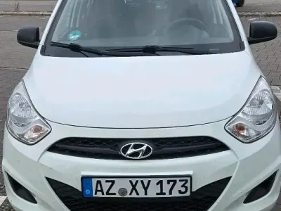 Gebraucht Hyundai i10 69 PS (50 kW) 2013 Weiß Kleinwagen