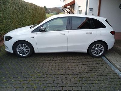Gebraucht Mercedes B250e 218 PS (160 kW) 2021 Weiß Van / Kleinbus
