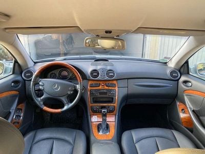 Usata Mercedes CLK320 Avantgarde 218 CV (160 kW) 2002 Argento Coupé