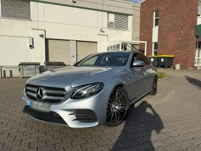 Gebraucht Mercedes E220 AMG line 194 PS (142 kW) 2017 Andere farben Limousine