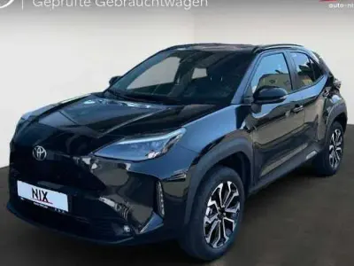 Neu Toyota Yaris Cross 130 PS (95 kW) 2026 Schwarz SUV