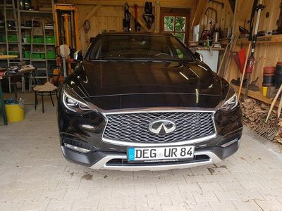 Schwarz Gebraucht 2016 Infiniti QX30 Premium SUV | 15.500 €
