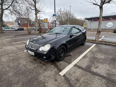 Schwarz Gebraucht 2007 Mercedes CL180 Coupé | 2.900 €
