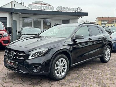 Gebraucht Mercedes GLA200 Urban 136 PS (100 kW) 2017 Kosmosschwarz SUV