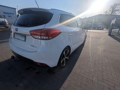 Gebraucht Kia Carens Spirit 136 PS (100 kW) 2013 Weiß Van / Kleinbus