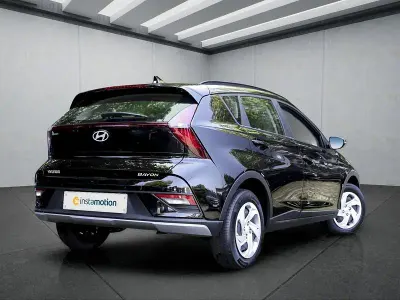Neu Hyundai Bayon 101 PS (74 kW) 2025 Schwarz SUV