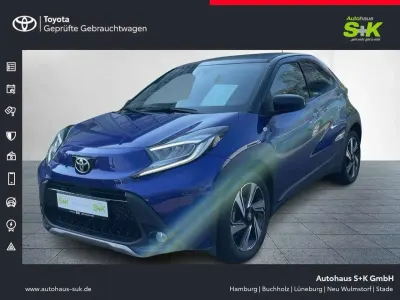 Gebraucht Toyota Aygo X X-plore 72 PS (52 kW) 2022 Juniper blue metallic/ night sky black SUV