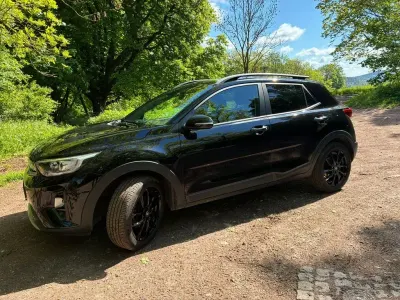 Gebraucht Kia Stonic Vision 101 PS (74 kW) 2021 Schwarz SUV