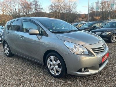 Gebraucht Toyota Verso Travel 150 PS (110 kW) 2012 Grau Van / Kleinbus