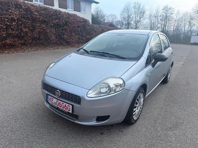 Usata Fiat Grande Punto Active 77 CV (56 kW) 2009 Grigio Utilitaria