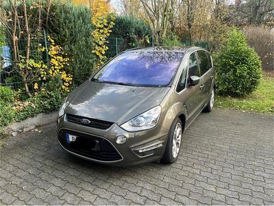 Braun Gebraucht 2012 Ford S-MAX S Van / Kleinbus | 8.000 € (Fairer Preis)