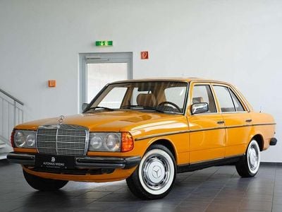 Gebraucht Mercedes 230 109 PS (80 kW) 1980 Orange Limousine