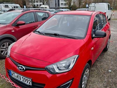 Gebraucht Hyundai i20 Edition 86 PS (63 kW) 2013 Rot Kleinwagen