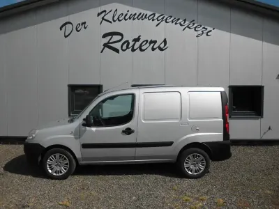 Gebraucht Fiat Doblò 77 PS (56 kW) 2009 Silber Van / Kleinbus