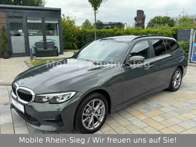 Gebraucht BMW 330 Advantage 184 PS (135 kW) 2021 Grau Kombi