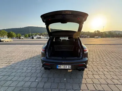 Gebraucht Porsche Macan 381 PS (280 kW) 2024 Schwarz SUV