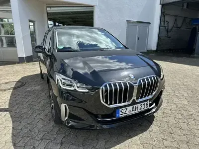 Gebraucht BMW 218 Active Tourer Luxury Line 136 PS (100 kW) 2023 Schwarz Van / Kleinbus