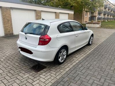 Weiß Gebraucht 2007 BMW 118 Kleinwagen | 1.950 € (Guter Preis)