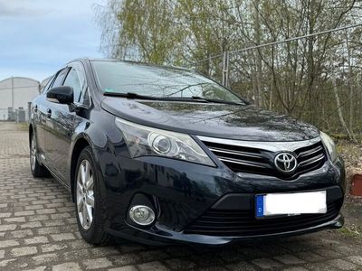 gebraucht Toyota Avensis Kombi 2.2 D Executive*Navi*RFK*Alcantara