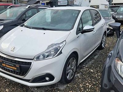 Gebraucht Peugeot 208 Signature Sky 82 PS (60 kW) 2019 Weiß Kleinwagen