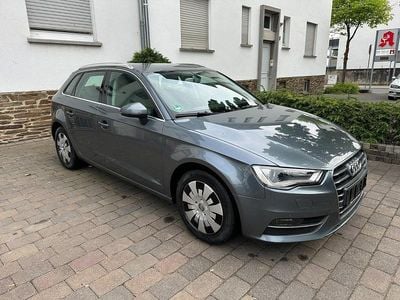 Gebraucht Audi A3 Ambiente 125 PS (91 kW) 2014 Grau Limousine