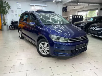 Gebraucht VW Touran Comfortline 150 PS (110 kW) 2022 Atlantik blue metallic Van / Kleinbus