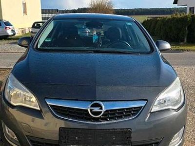 Gebraucht Opel Astra 140 PS (102 kW) 2010 Grau Kleinwagen