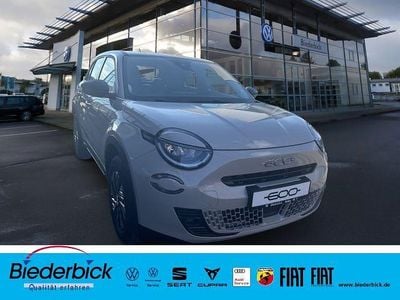 Neu Fiat 600 Basis 101 PS (74 kW) 2026 Beige SUV
