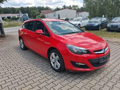 Gebraucht Opel Astra Style 120 PS (88 kW) 2015 Rot Limousine