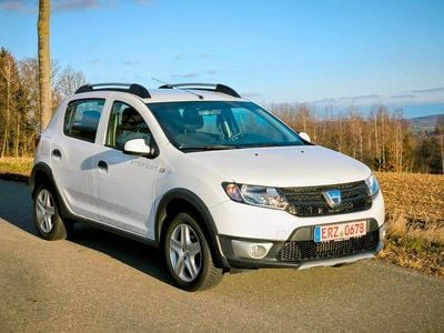 Weiß Gebraucht 2015 Dacia Sandero Stepway Limousine | 6.797 € (Fairer Preis)