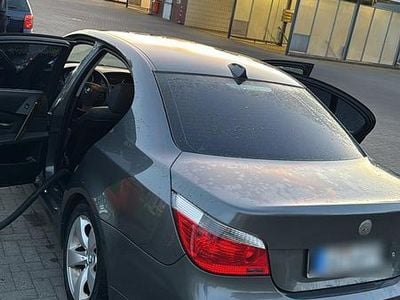 BMW 523