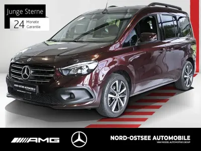 Gebraucht Mercedes T180 Progressive 116 PS (85 kW) 2023 Rot Van / Kleinbus