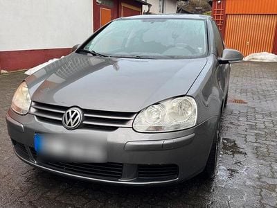 Gebraucht VW Golf Comfortline 90 PS (66 kW) 2005 Silber Limousine
