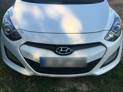 Gebraucht Hyundai i30 Classic 99 PS (72 kW) 2013 Weiß Limousine
