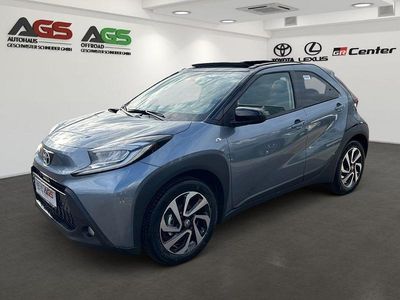 Neu Toyota Aygo X 72 PS (52 kW) 2025 Grau SUV