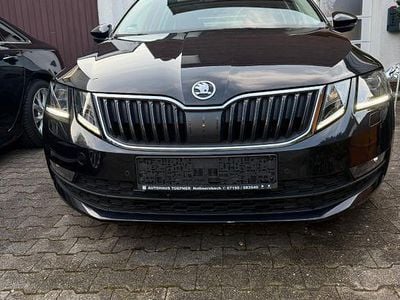Schwarz Gebraucht 2017 Skoda Octavia Drive Kombi | 12.750 € (Guter Preis)