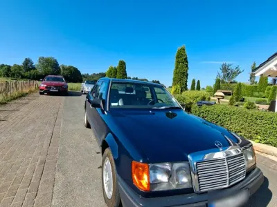 Gebraucht Mercedes E300 180 PS (132 kW) 1989 Blau Limousine