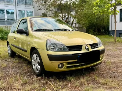 Gebraucht Renault Clio 75 PS (55 kW) 2003 Grün Kleinwagen