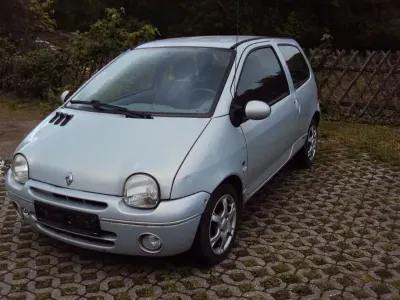 Używany Renault Twingo Dynamique 75 KM (55 kW) 2004 Srebrny Hatchback