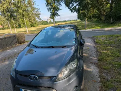 Gebraucht Ford Fiesta 95 PS (69 kW) 2011 Grau Kleinwagen