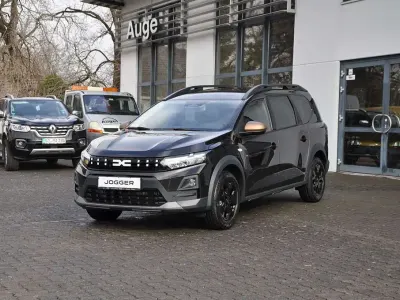 Neu Dacia Jogger Extreme 110 PS (80 kW) 2025 Schwarz Van / Kleinbus