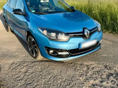 Gebraucht Renault Mégane GrandTour Bose Edition 131 PS (96 kW) 2015 Blau Kombi