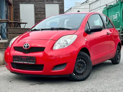 Gebraucht Toyota Yaris Basis 69 PS (50 kW) 2010 Rot Kleinwagen