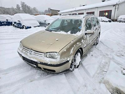 Silber Gebraucht 2002 VW Golf IV Kombi | 3.950 €