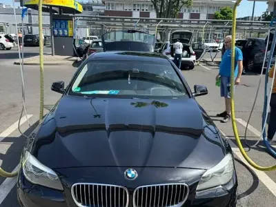 Gebraucht BMW 520 184 PS (135 kW) 2012 Schwarz Kombi